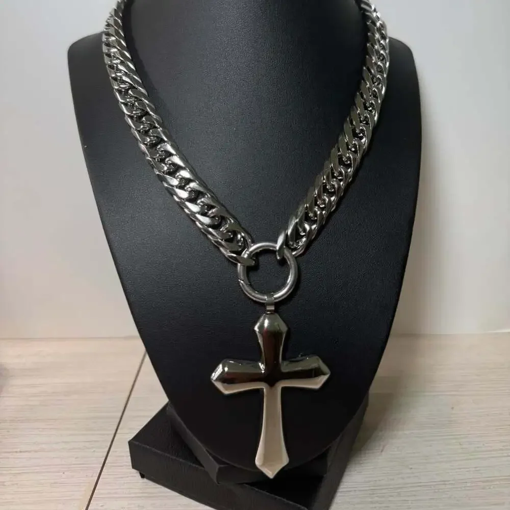 Silver Cross Necklace With Chain 4 D 61